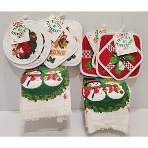 Vintage Christmas Lot Of Kitchen Towels/ Pot Holders/ Hot Pads/ Dish Towels USA